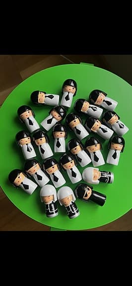 Skincity små figurer / dockor svartvit kokeshi