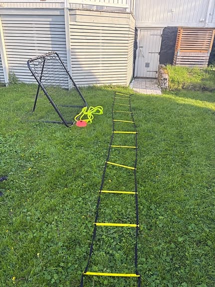 Rebounder fotbollsmål med träningsstege och häckar
