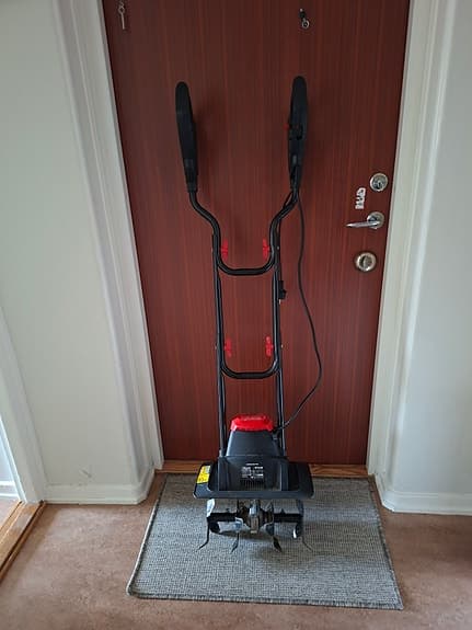 Elektrisk jordfräs svart/röd