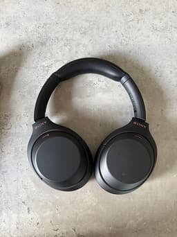 Sony WH-1000XM4 trådlösa brusreducerande hörlurar, svart