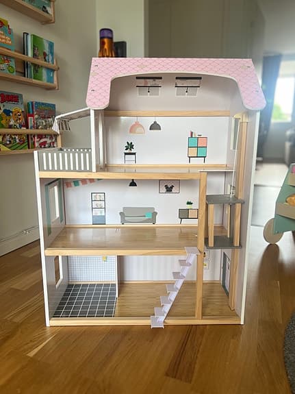 Playtive 3 vånings-Dockhus m. Trappa & Hiss