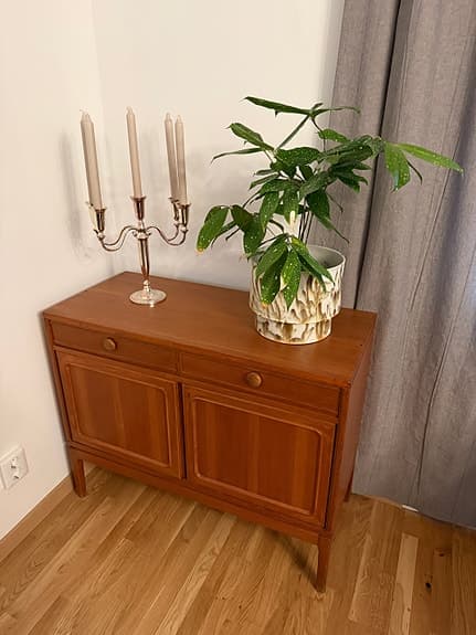 Superfint skåp i teak teakskåp retro vintage skänk byrå teakskänk