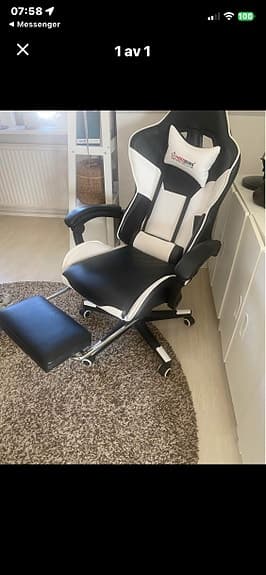 Herzberg gamingstol svart/vit med fotstöd
