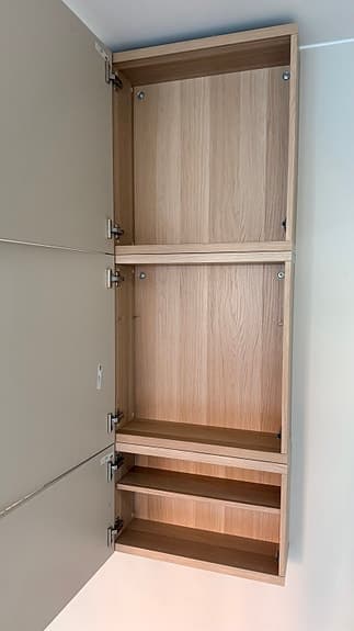 Bestå bokhylla/tvbänk