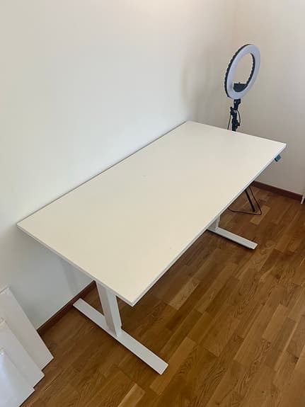 Skrivbord, höj och sänkbart