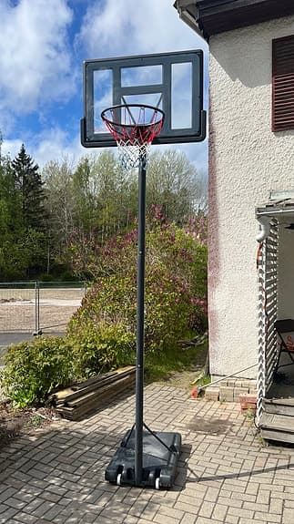 Basketkorg utomhus höj och sänkbar
