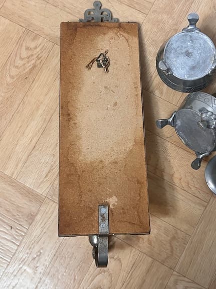Vintage spegel och ljusstakar i tenn
