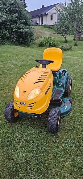 Yard-Man åkgräsklippare 107cm 17,5hk HG 7175