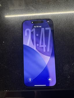 iPhone 15 128 (svart) - NYSKICK