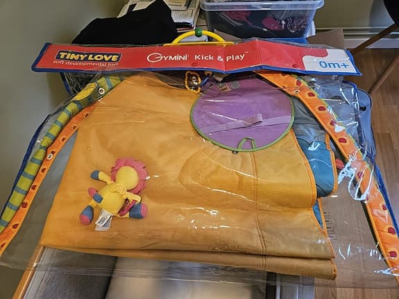 Tiny Love Kick & Play babygym med leksaker