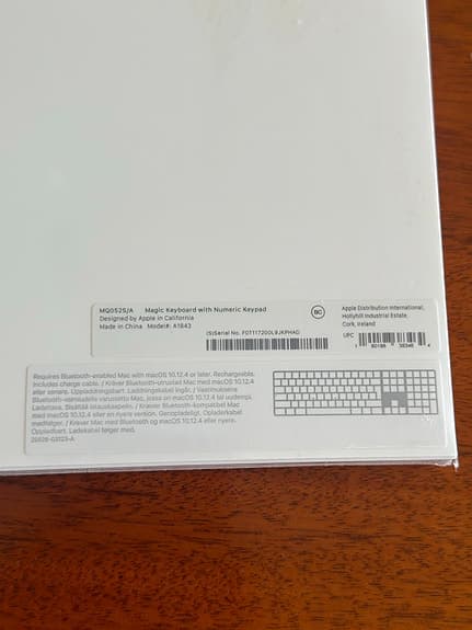 Ny oöppnad Apple Magic Keyboard med numerisk del – US layout