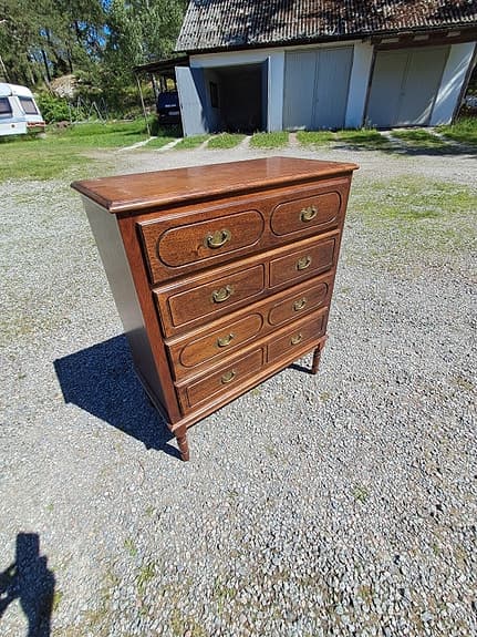 Antik, Vintage, Retro Byrå, Sideboard i massiv trä. Engelsk stil