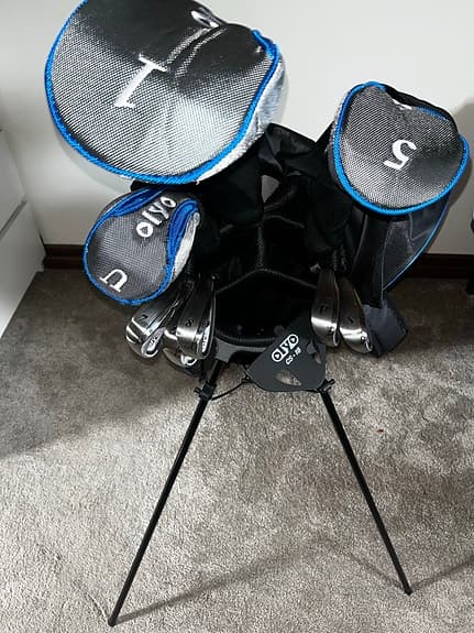 Olyo golfset med tillhörande bärbag