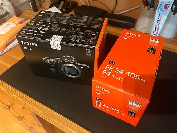 Sony A7 III kamerahus + Sony FE 24-105mm F4 G OSS objektiv