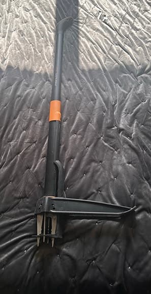Fiskars Xact ogräsupptagare svart