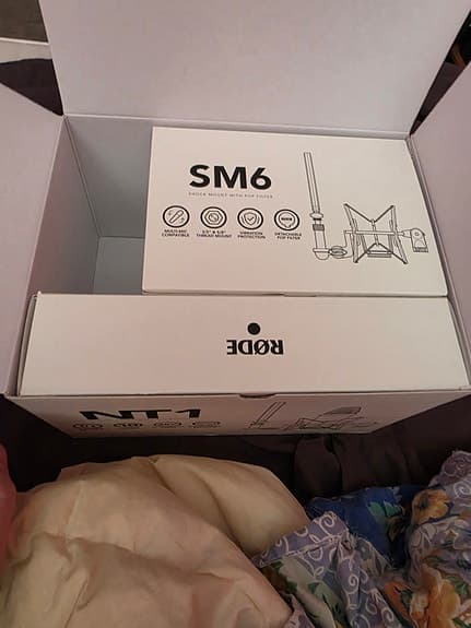 Røde NT1 Signature Series studiomikrofon med SM6 upphängning