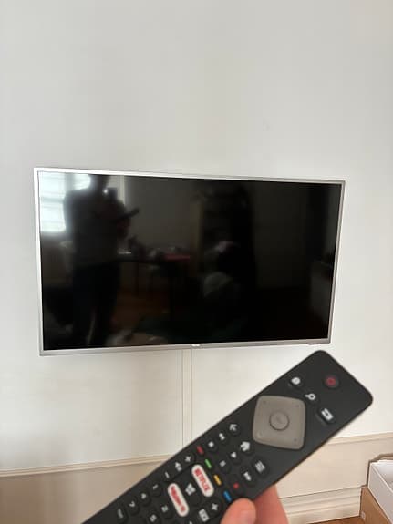 Philips 50” 4K Smart-TV – inkl väggfäste + ben – fint skick