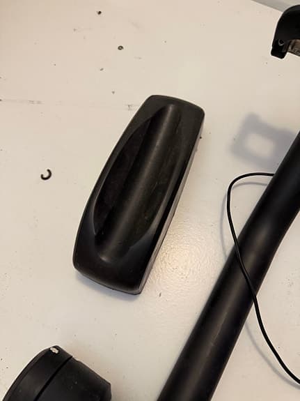 Bkool cykeltrainer med framhjulsstöd och matta