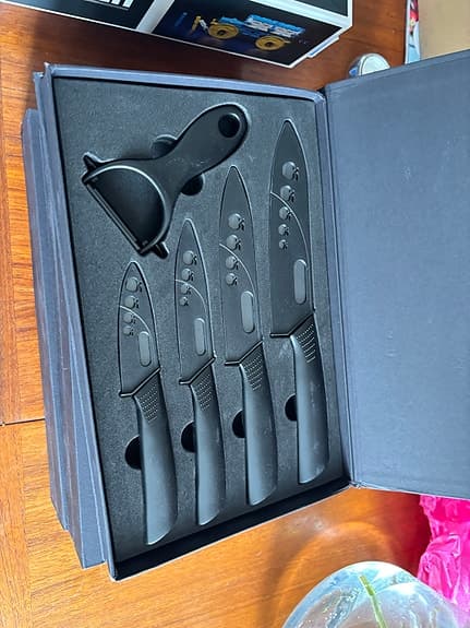 Keramiskt knivset med potatisskalare