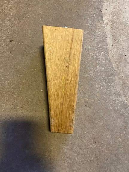 8 st 18 cm Hilding sängben i gedigen ek