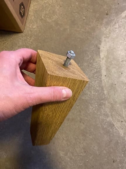 8 st 18 cm Hilding sängben i gedigen ek