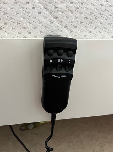 Elektrisk höj och sänkbar säng