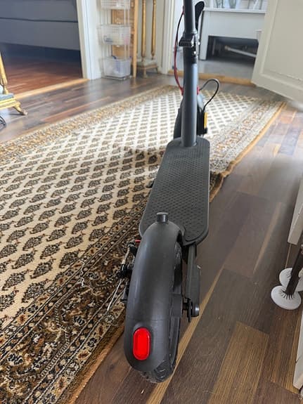 Elektrisk elsparkcykel svart