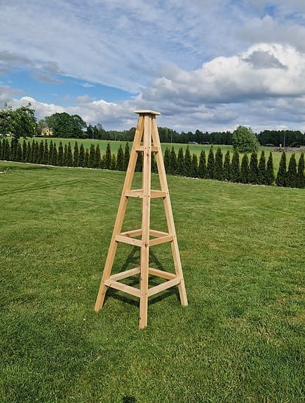Trä spaljé obelisk för trädgård