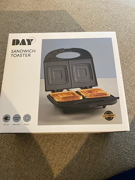 Helt ny smörgåsgrill i oöppnad förpackning