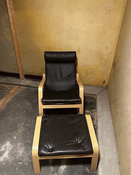 IKEA gungstol POÄNG med fotpall i brunt läder