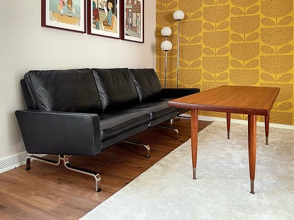 Exklusiv svart skinnsoffa, 3-sits