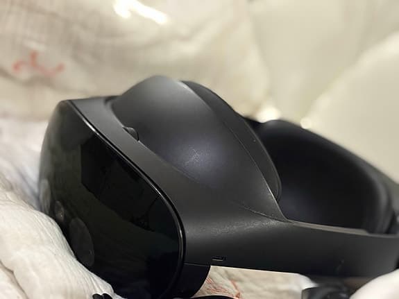 Quest pro vr headset
