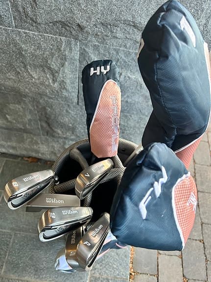Wilson damgolfset 9 högerklubbor, som nytt