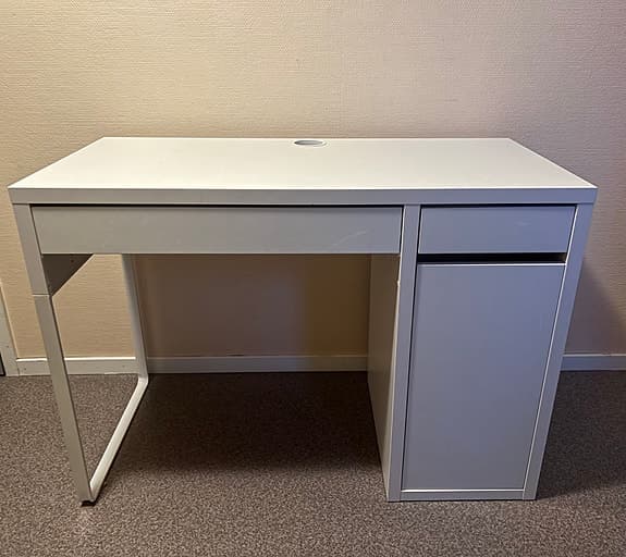 IKEA Micke skrivbord (105x50 cm)