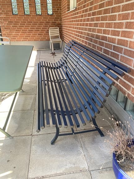Blå stålbänk (Louisiane) 200 cm för uteplats/trädgård