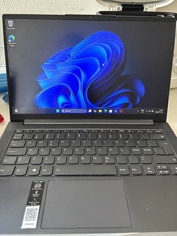 Lenovo Yoga Slim 7 14" laptop AMD Ryzen 5 8GB RAM 500GB SSD