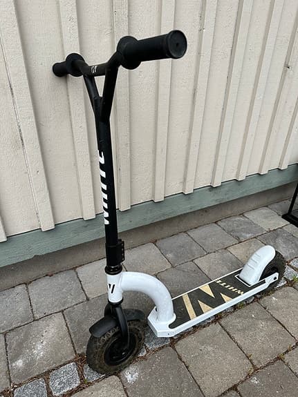 White Dirt Scooter Offroad Air