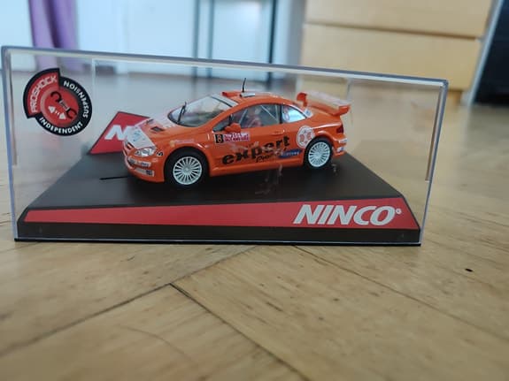 Ninco Peugeot 407 Expert slotbil orange