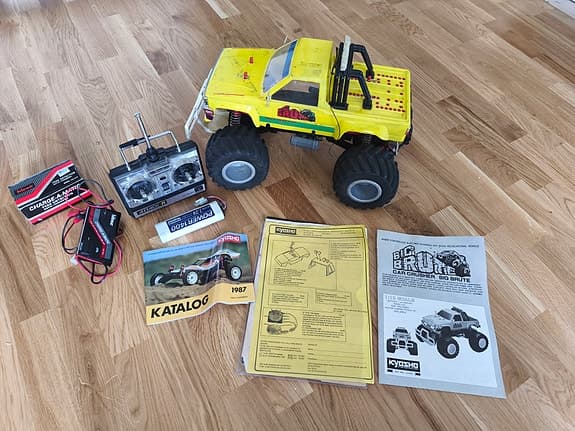 Kyosho Big Brute Car Crusher 1:10 Vintage RC Monstertruck (1987)