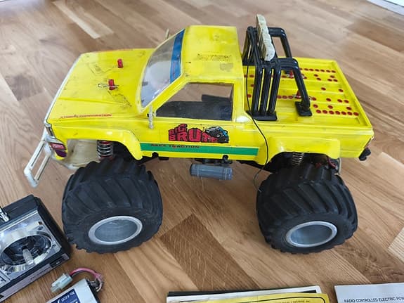 Kyosho Big Brute Car Crusher 1:10 Vintage RC Monstertruck (1987)