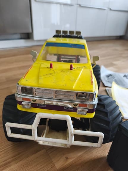 Kyosho Big Brute Car Crusher 1:10 Vintage RC Monstertruck (1987)