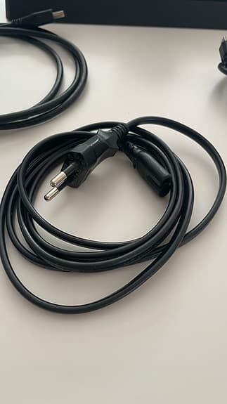 Sony PlayStation 4 med tillbehör