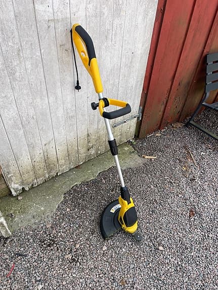 Gul grästrimmer kantklippare
