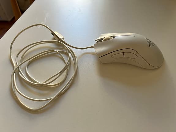 Razor Deathadder Essensial Gamingmus