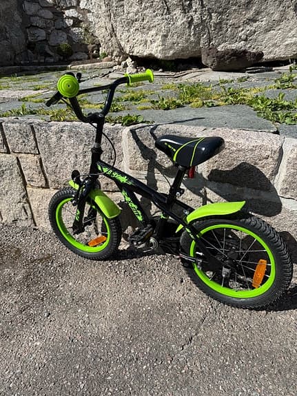 BMX style barncykel 14tum, ink stödhjul