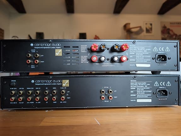 Cambridge Audio förstärkare P500 och förförstärkare C500
