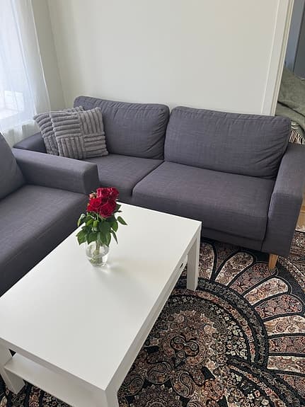 2 st 3-sits soffor från Jysk + soffbord