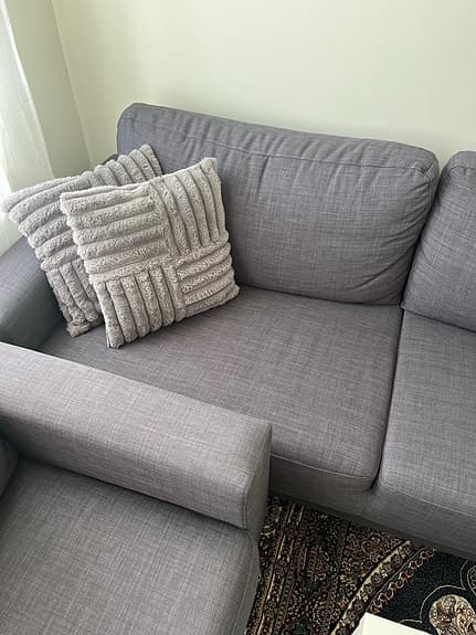 2 st 3-sits soffor från Jysk + soffbord