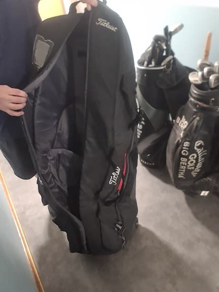 2 golfset, resbag, 2 vagnar
