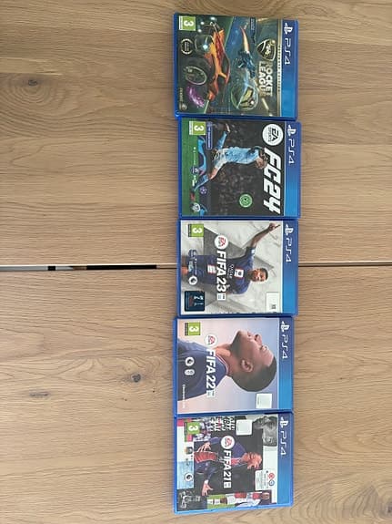 PlayStation 4 spelkonsol svart med 2st. Handkontroller